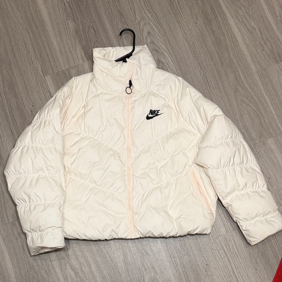 Nike Jackets & Blazers - Nike Puffer Jacket